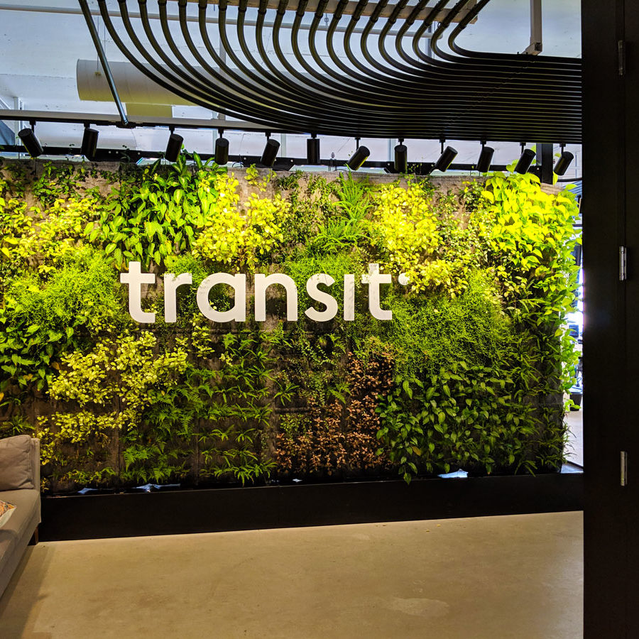 mur végétal hydroponique - La ligne verte - Mur vert Transit - Montréal