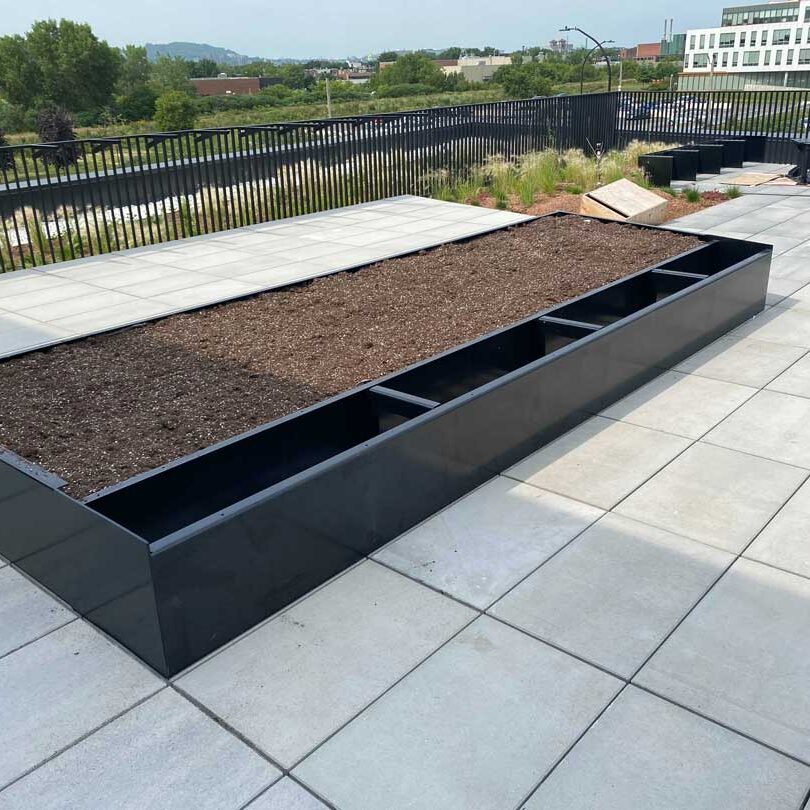 Toiture végétale et terrasse verte- Technopôle Angus - La ligne verte toit vert.