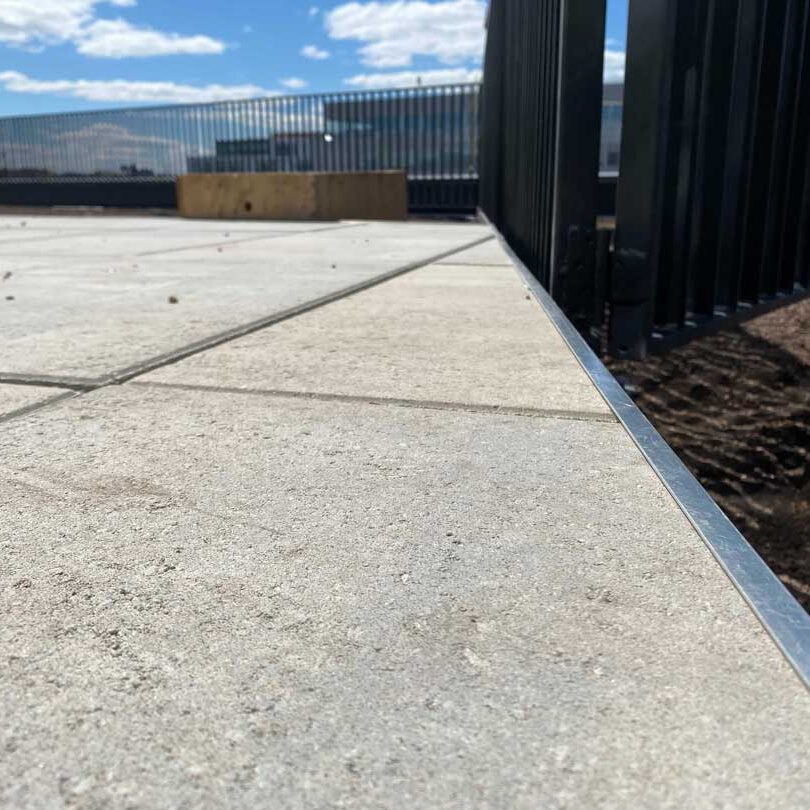 Toiture végétale et terrasse verte- Technopôle Angus - La ligne verte toit vert.