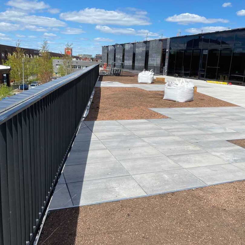 Toiture végétale et terrasse verte- Technopôle Angus - La ligne verte toit vert.